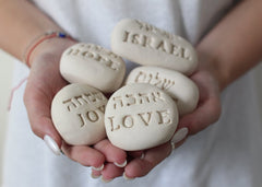 Inspirational ceramic stones set engraved with Hebrew and English words – ideal as a unique gift or decor